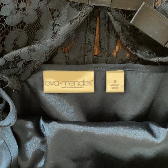 NWOT NY & company EVA MENDEZ NAVY FLORAL LACE OVERLAY Formal dress size 8 NAVY - Picture 16 of 16